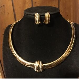 Avon Necklace Earrings Set